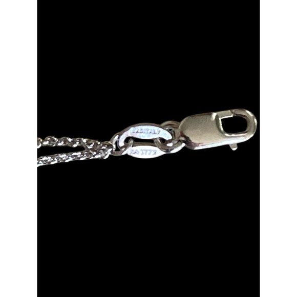 Elegant Silver Bracelet - Picture 5 of 6